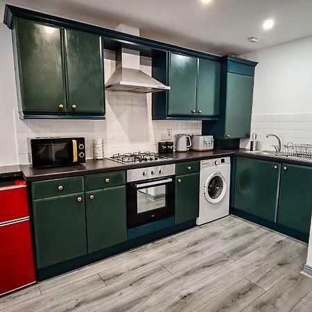 Modern City Centre Apartment 贝尔法斯特 外观 照片