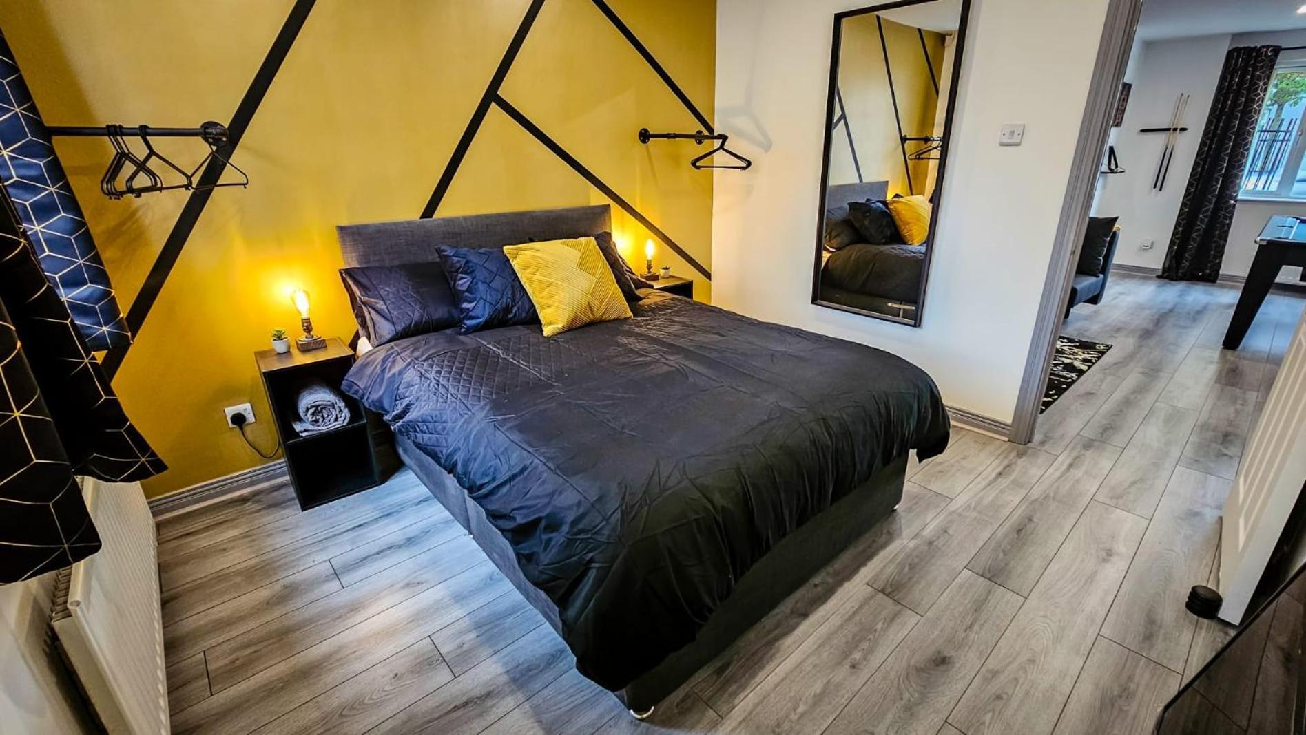 Modern City Centre Apartment 贝尔法斯特 外观 照片
